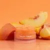 NCLA BEAUTY Sugar Sugar Lip Scrub Peach 2 NCLA BEAUTY Sugar Sugar Lip Scrub Peach -Øyne butikk B 103914