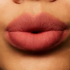 MAC Cosmetics Powder Kiss Liquid Lipcolour 15 OVER THE TAUPE -Øyne butikk X 84011