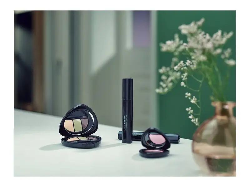 Dr. Hauschka Volume Mascara 01 Black 3 Dr. Hauschka Volume Mascara 01 Black